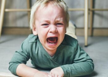 Psikologlar Açıkladı: Çocuğa Kural Koyma Sanatı Öfke Nöbetlerini Nasıl Yönetir?