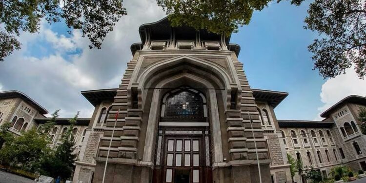 Öğrenci tacizi Skandalı Sonuçlandı: 6 Kişi Nakledildi