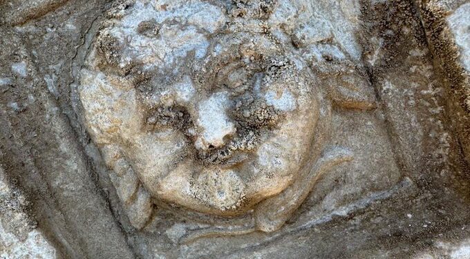 Gülümseyen Medusa Heykeli: Bartın’da Eşsiz Buluş