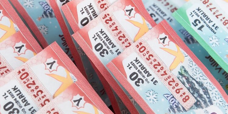 İmamlar Memnun: Cami Önünde Piyango Satışı Bitti