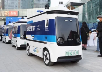 Çin Yapay Zekalı Polis Araçları ile Maliyetler Düşüyor Verim Artıyor