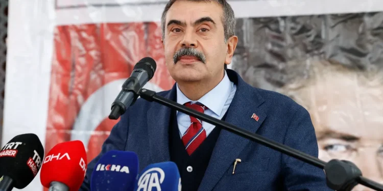 İngilizce Öğretmen Açığı Alarmı: Yabancı Dil Eğitimi Risk Altında